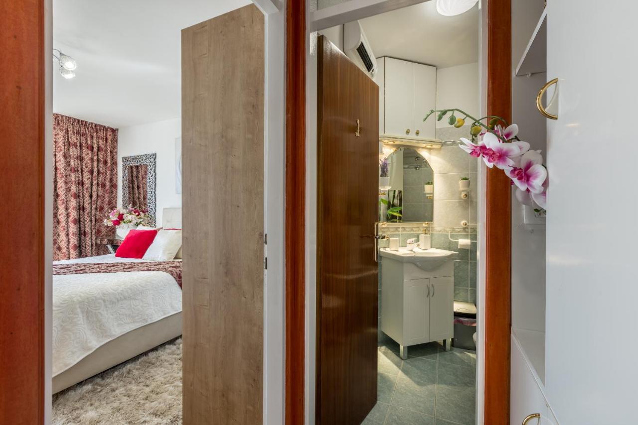 Apartment Desert Rose สปลิท ภายนอก รูปภาพ