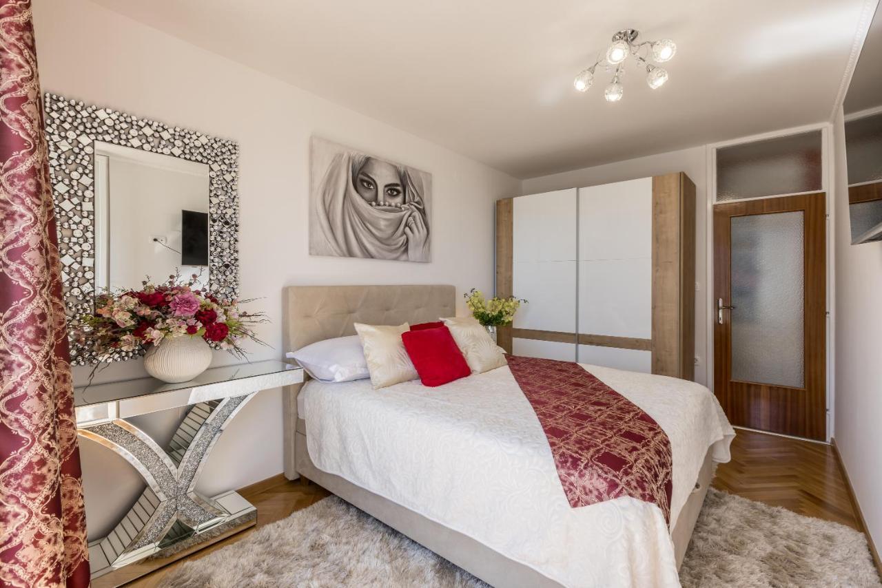 Apartment Desert Rose สปลิท ภายนอก รูปภาพ